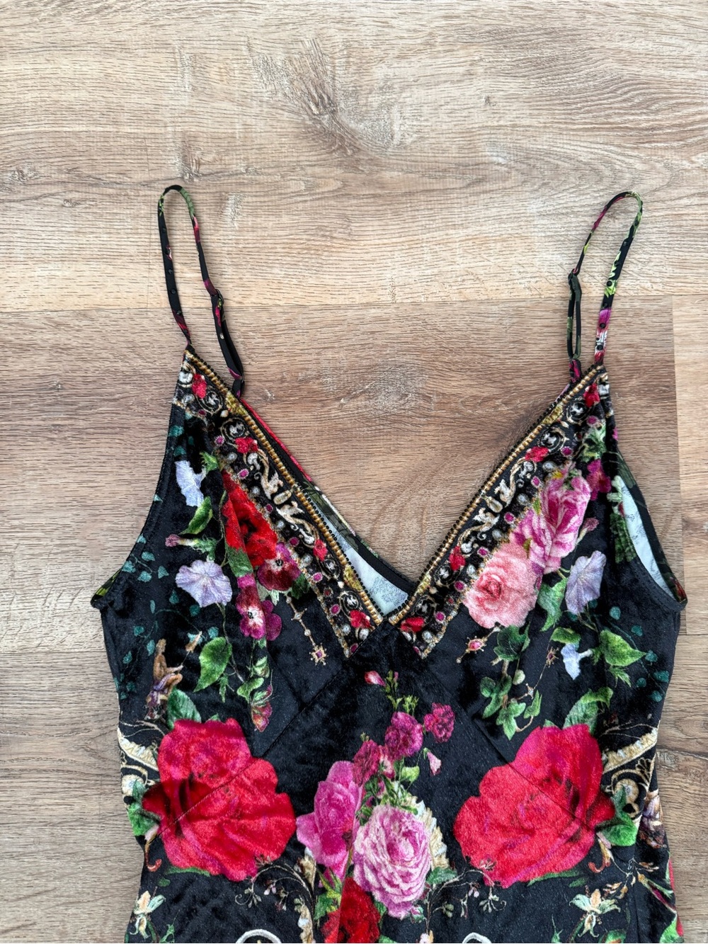 New - V NECK BIAS SLIP - VELVET RESERVATION FOR LOVE IN BLACK/BROWN/RED - size S - Picture 4 of 7